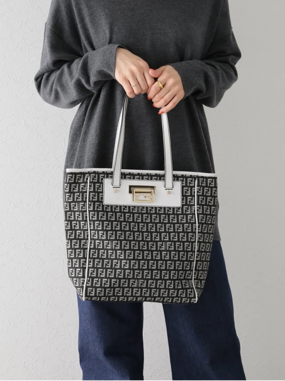 ‼️Authentic Fendi Zucchino Canvas Tote Shoulder Bag - Picture 2 of 16